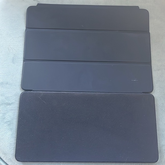 iPad 9th gen Apple keyboard - Picture 5 of 6